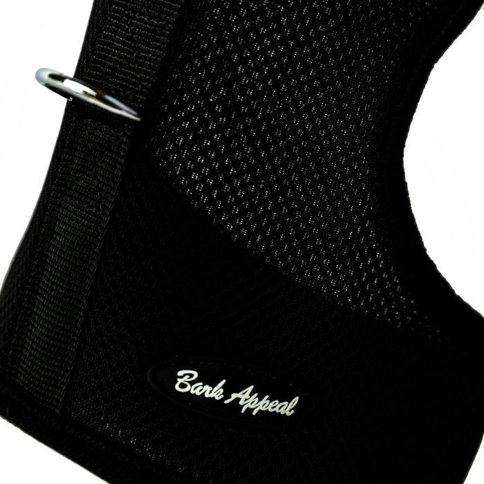 black wrap and go mesh dog harness detail