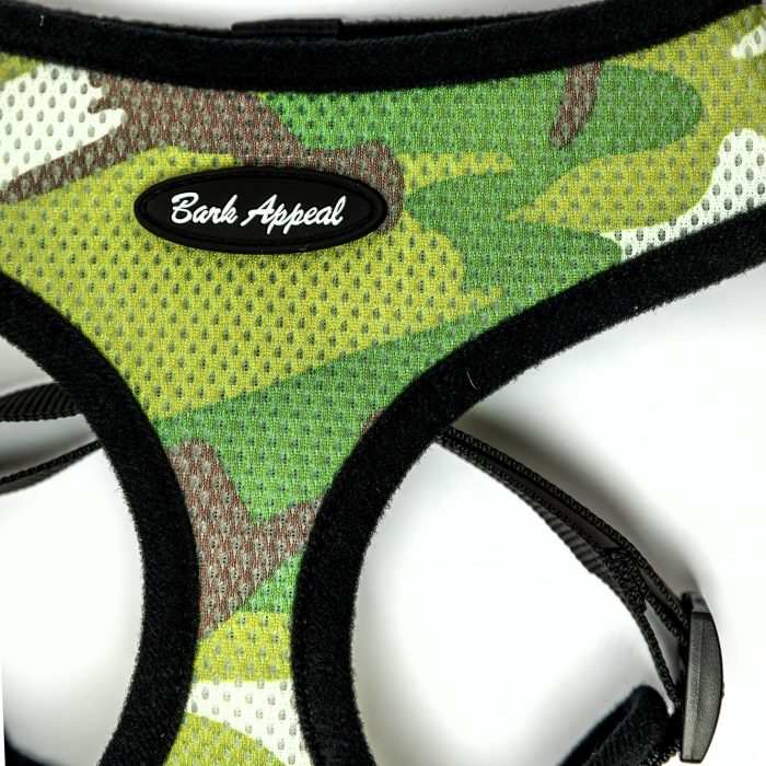camo mesh pullover dog harness detail