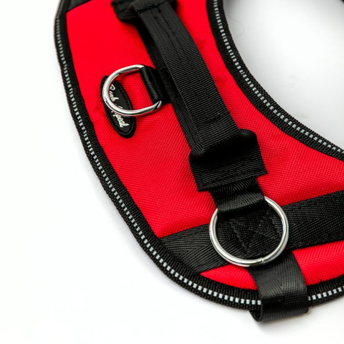 red reflective no pull dog harness detail